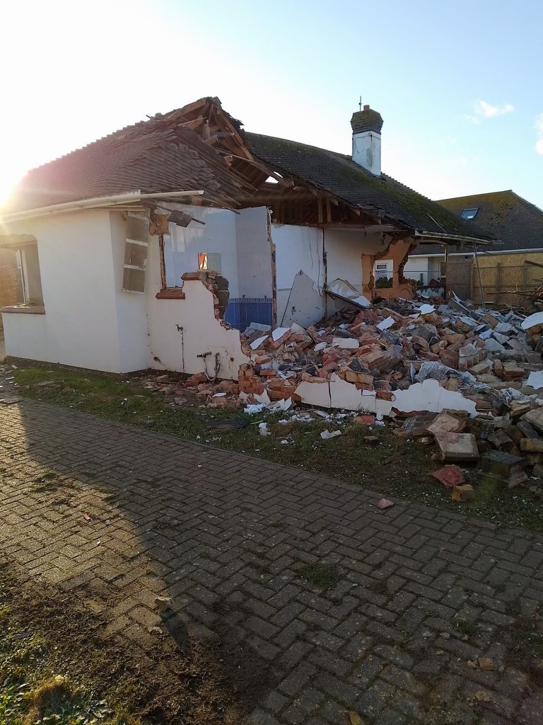 37 Coastal Rd, East Preston consisted of the demolition of an existing detached residential property located on a private estate